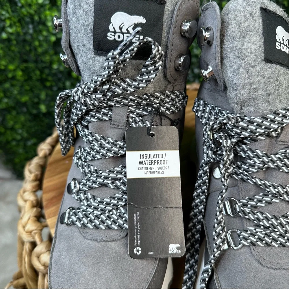 New in box Sorel Women's Kinetic conquest WP Quarry sea salt waterproof BootsNWT
